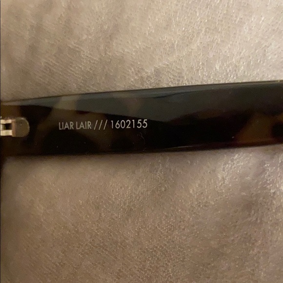 LE SPECS “LIAR LIAR” SUNGLASSES VOLCANIC TORT - Picture 5 of 6